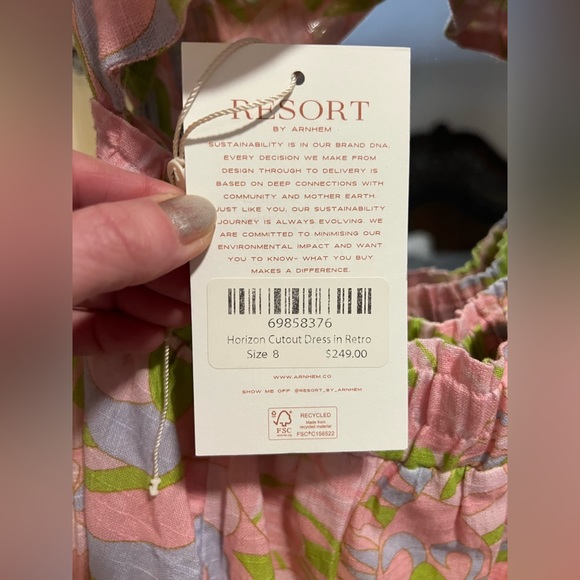 Arnhem resort “horizon cut out in retro”color way small/8 Aussie sizing - Picture 4 of 7